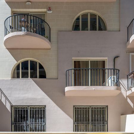 Spacious 3 Bedroom Apartment In The Heart Of St Julians San Ġiljan Kültér fotó
