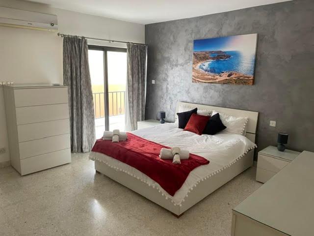 Spacious 3 Bedroom Apartment In The Heart Of St Julians San Ġiljan Kültér fotó