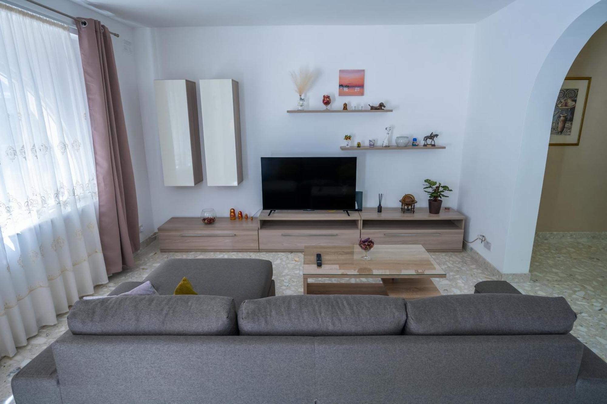 Spacious 3 Bedroom Apartment In The Heart Of St Julians San Ġiljan Kültér fotó