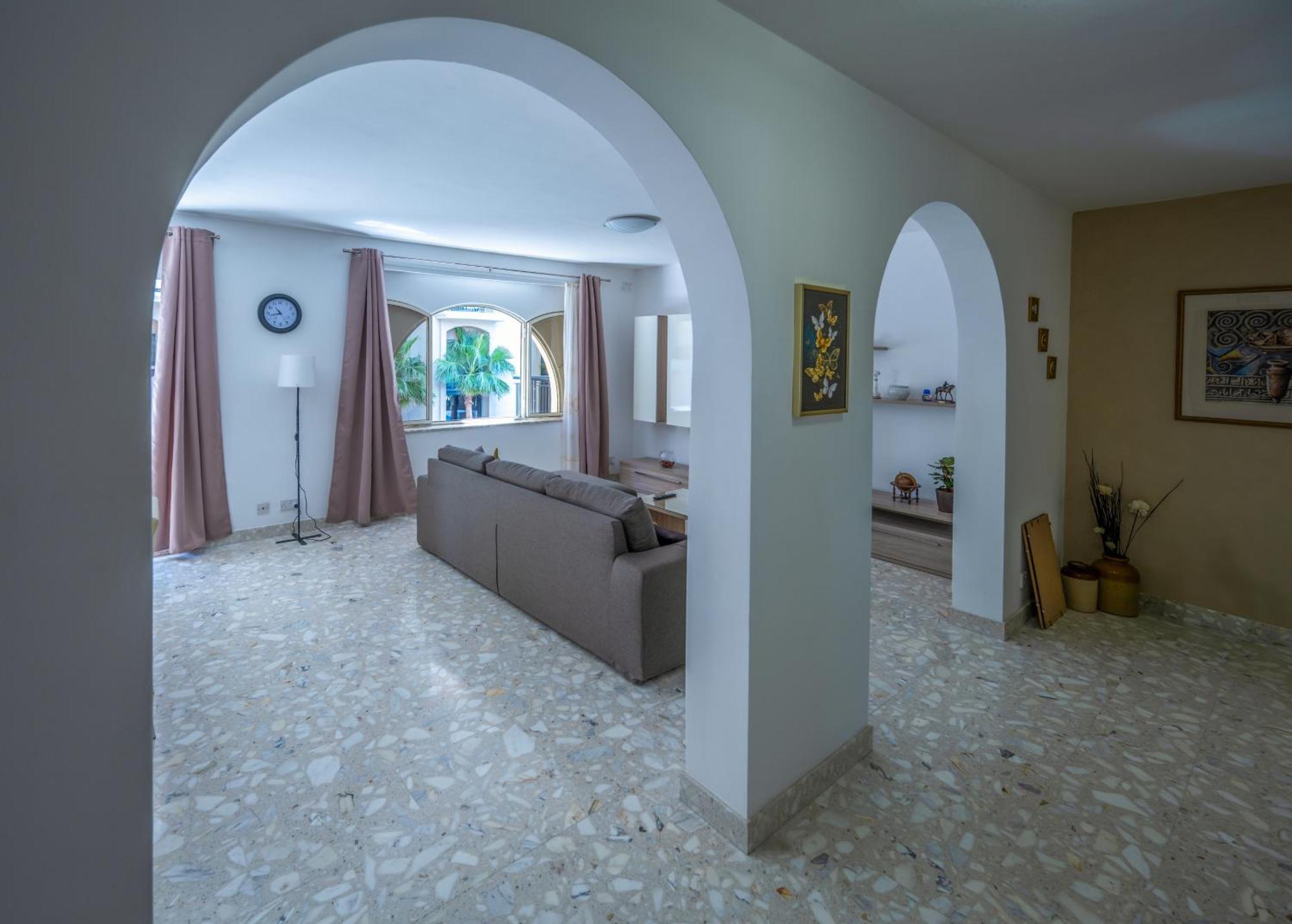 Spacious 3 Bedroom Apartment In The Heart Of St Julians San Ġiljan Kültér fotó