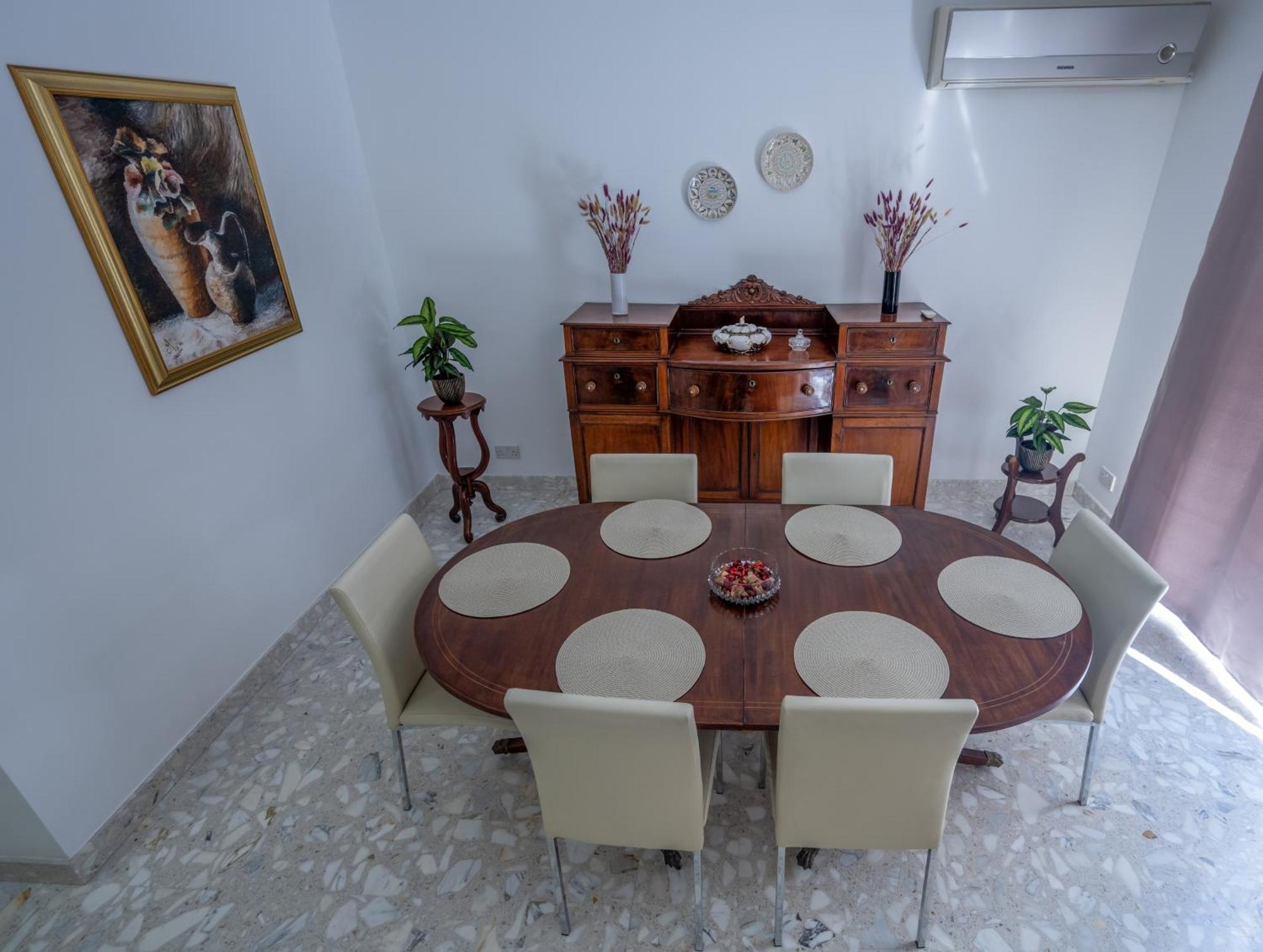 Spacious 3 Bedroom Apartment In The Heart Of St Julians San Ġiljan Kültér fotó