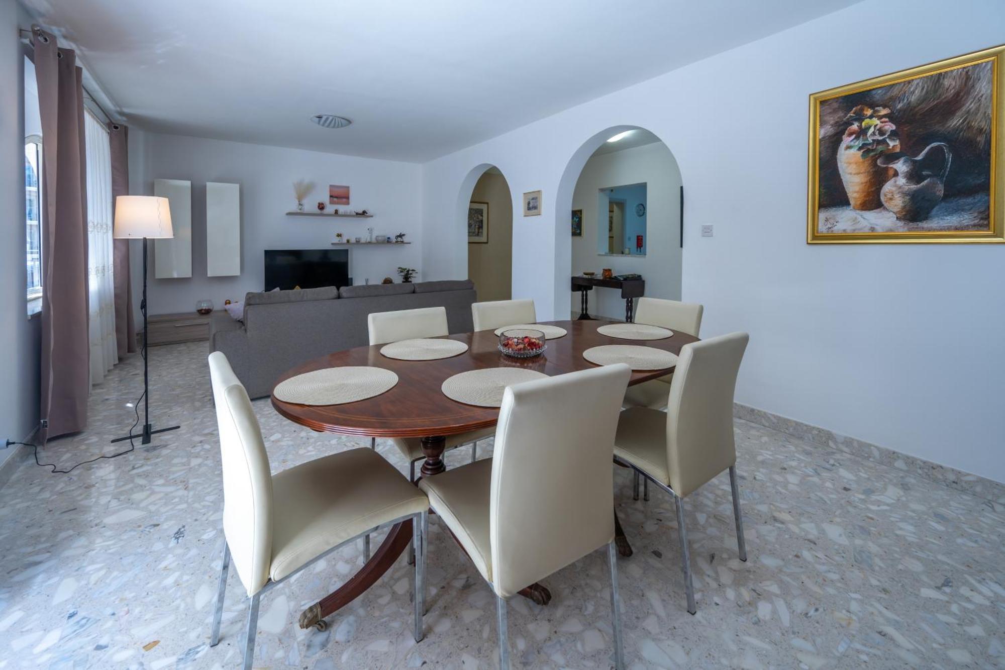 Spacious 3 Bedroom Apartment In The Heart Of St Julians San Ġiljan Kültér fotó