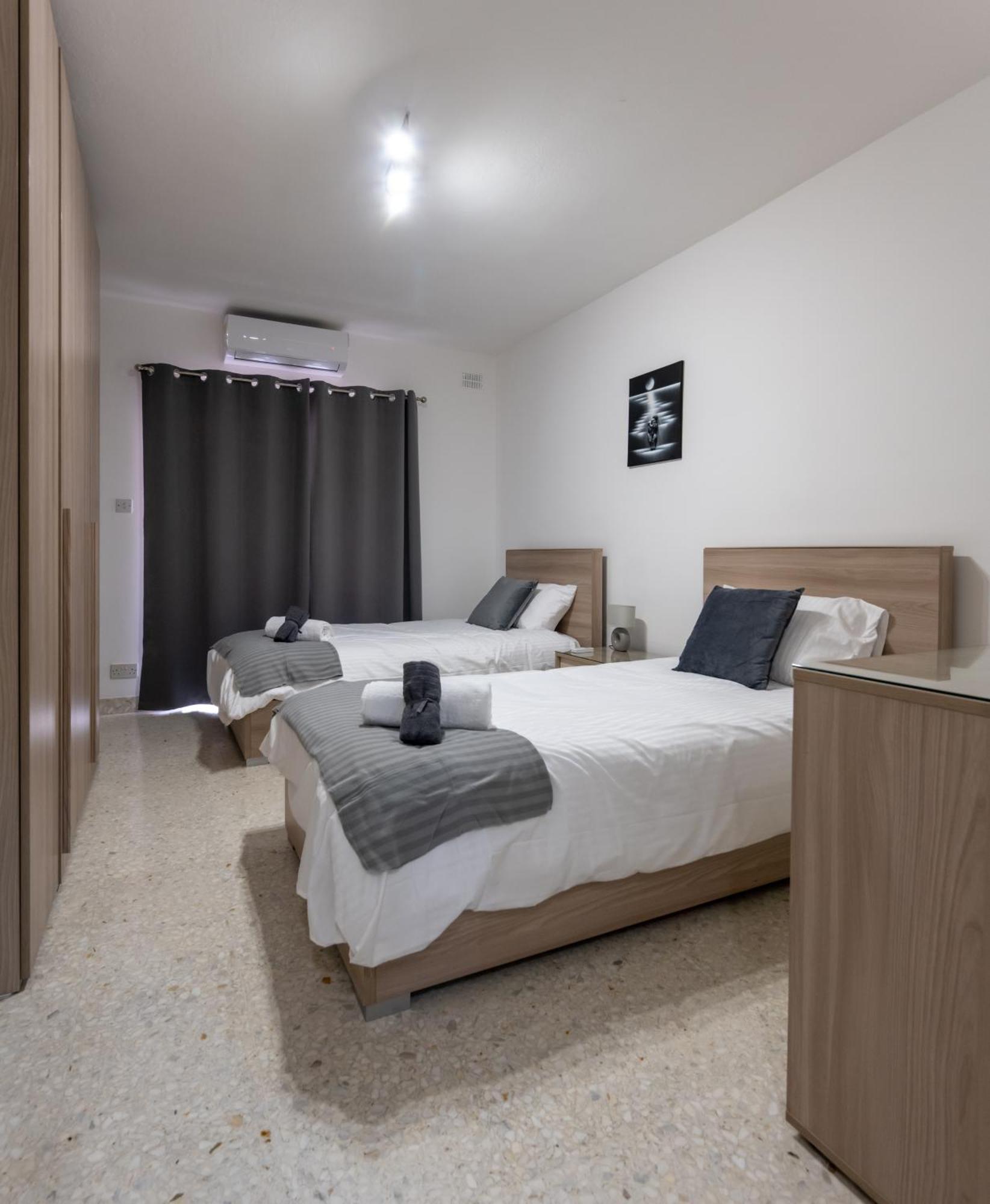 Spacious 3 Bedroom Apartment In The Heart Of St Julians San Ġiljan Kültér fotó