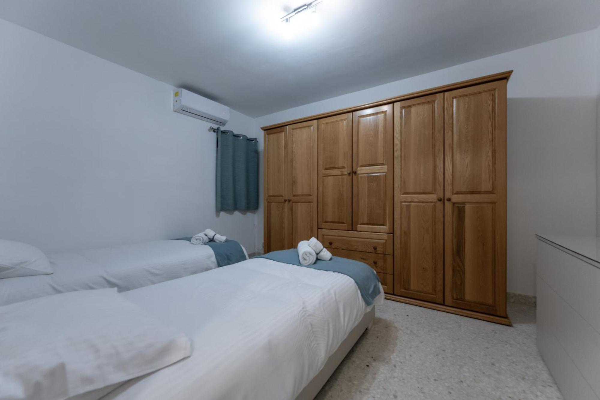 Spacious 3 Bedroom Apartment In The Heart Of St Julians San Ġiljan Kültér fotó