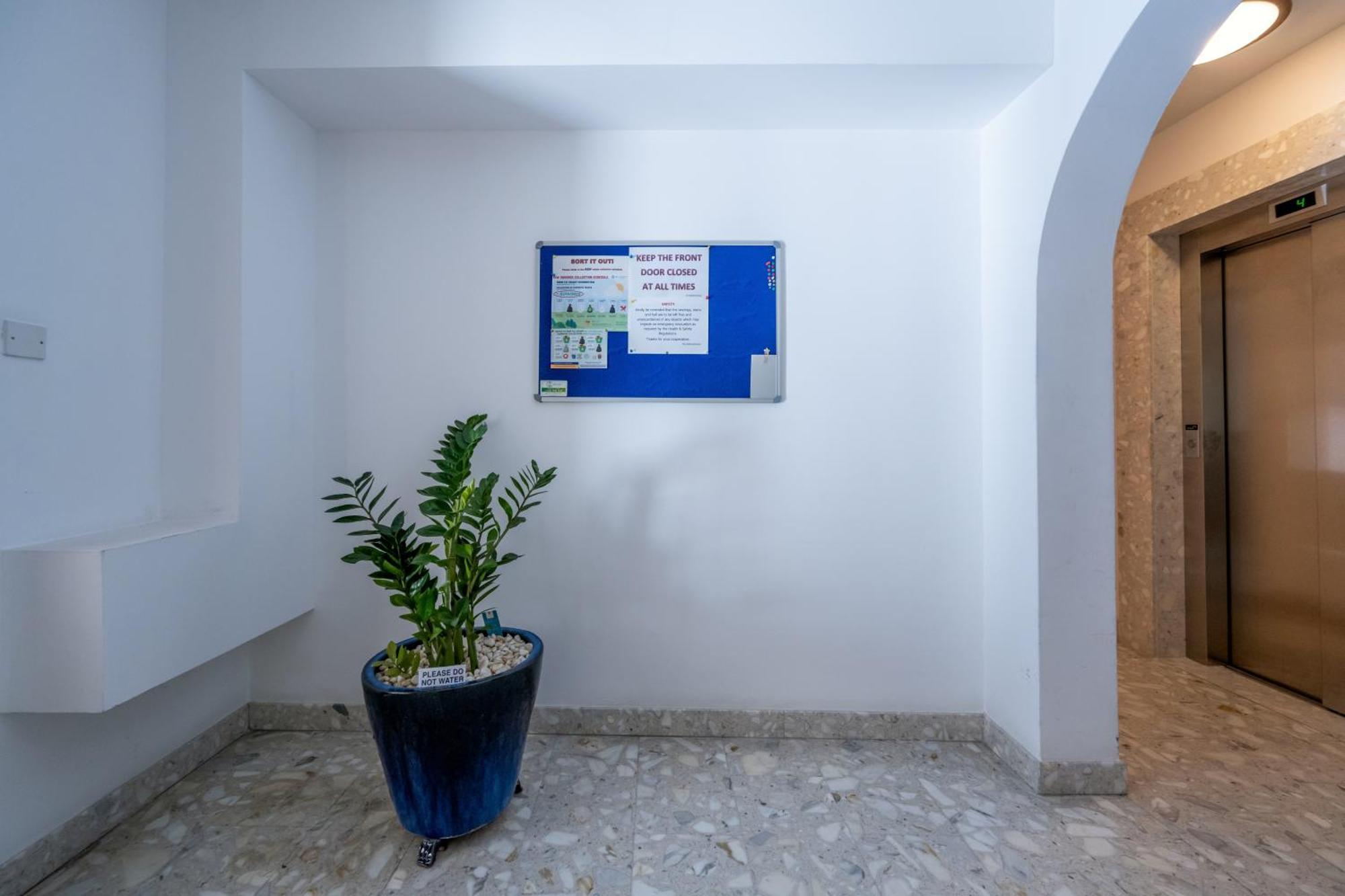 Spacious 3 Bedroom Apartment In The Heart Of St Julians San Ġiljan Kültér fotó