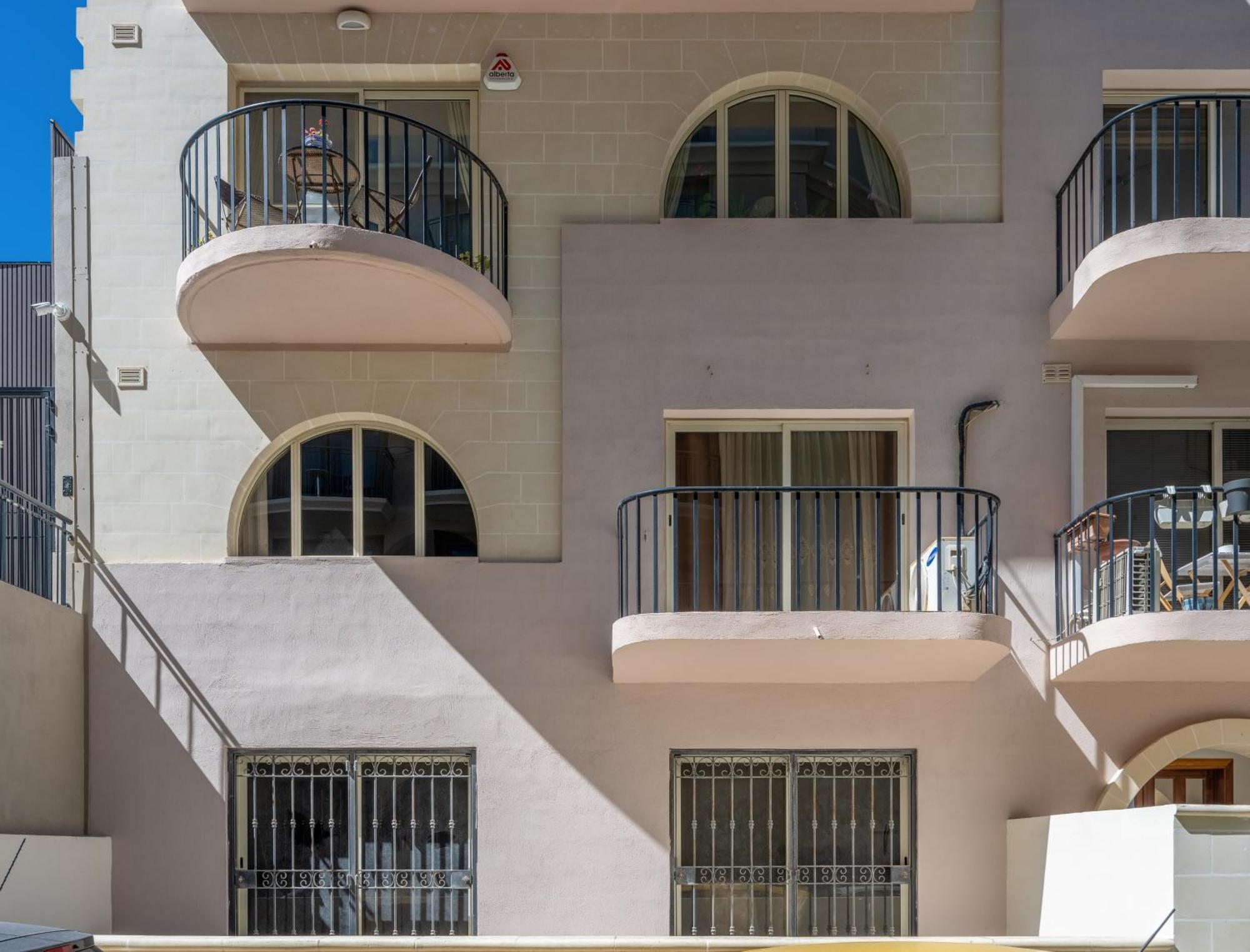 Spacious 3 Bedroom Apartment In The Heart Of St Julians San Ġiljan Kültér fotó