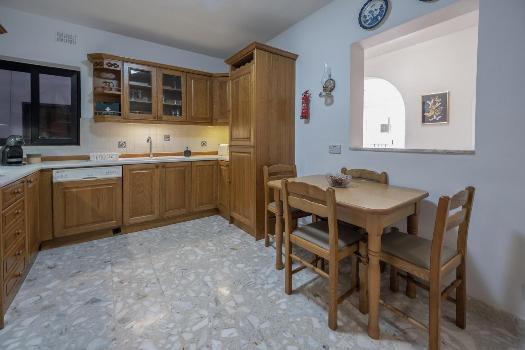 Spacious 3 Bedroom Apartment In The Heart Of St Julians San Ġiljan Kültér fotó