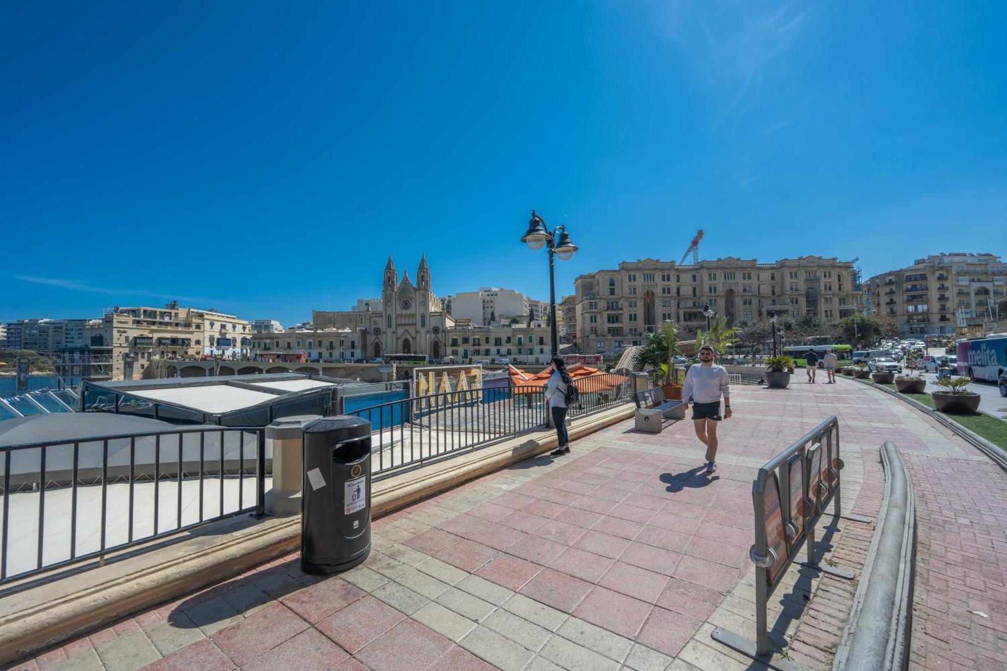 Spacious 3 Bedroom Apartment In The Heart Of St Julians San Ġiljan Kültér fotó